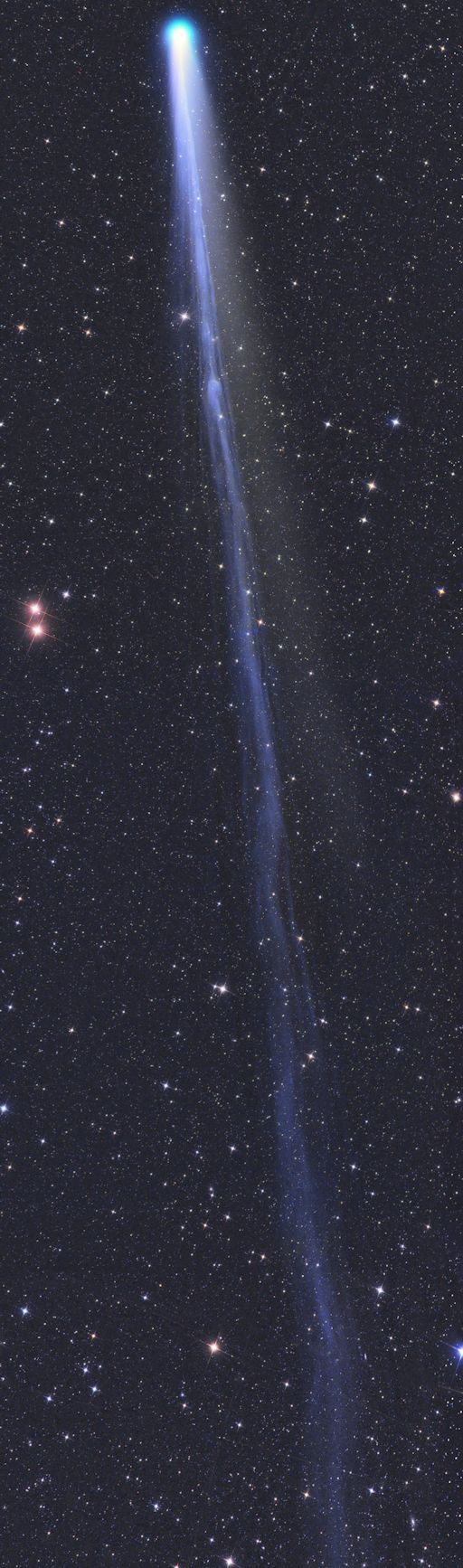 Довгий хвіст комети C/2013 R1 (Lovejoy)